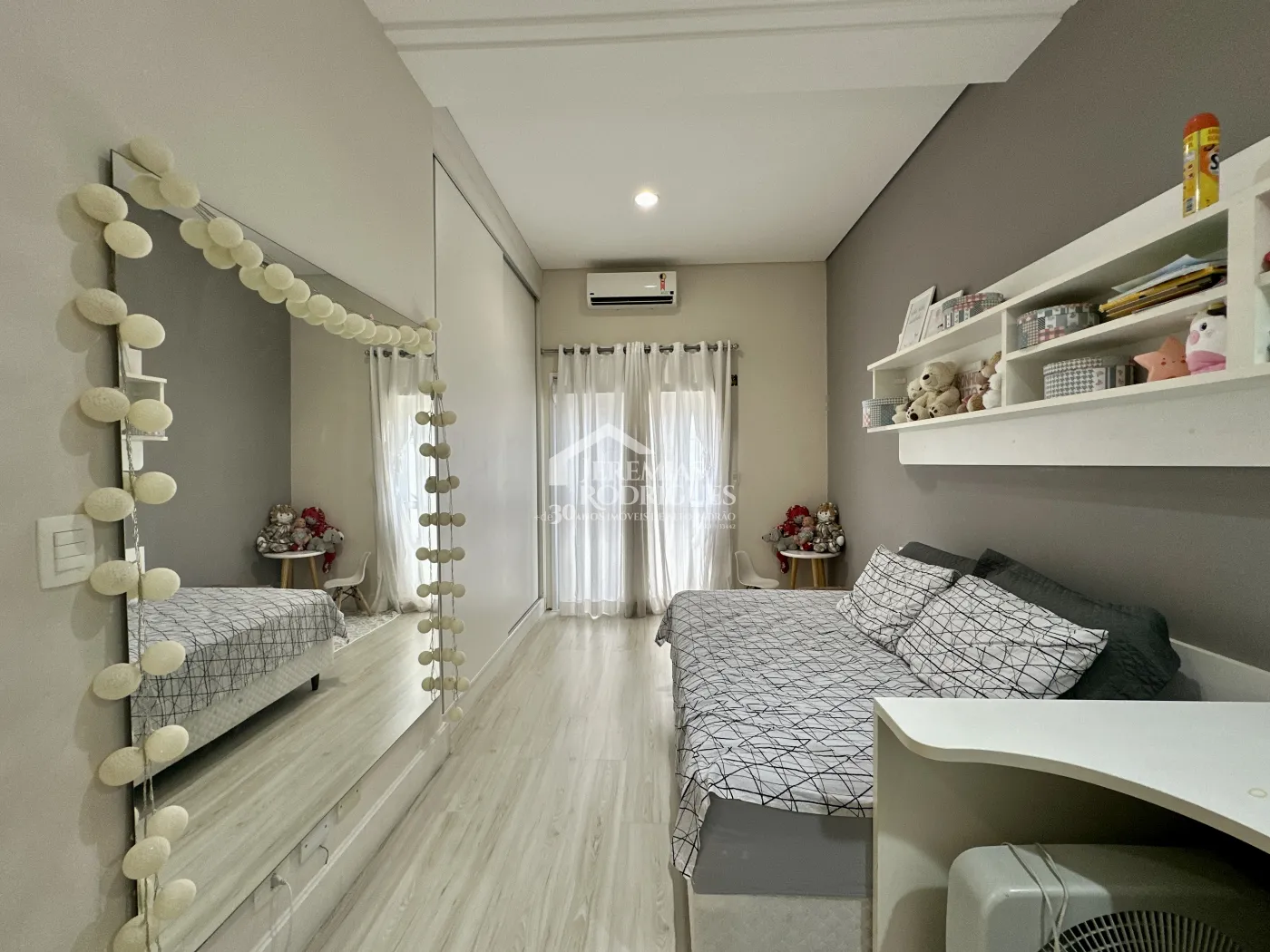 Casa à venda com 3 dormitórios no Condomínio Campos do Conde I em Tremembé/SP