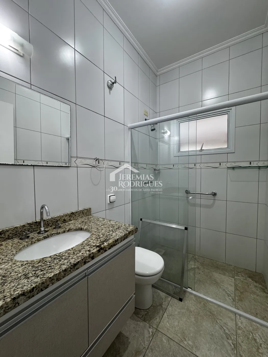 Casa para venda e locação com 3 suítes no Condomínio Real Ville em Pindamonhangaba/SP