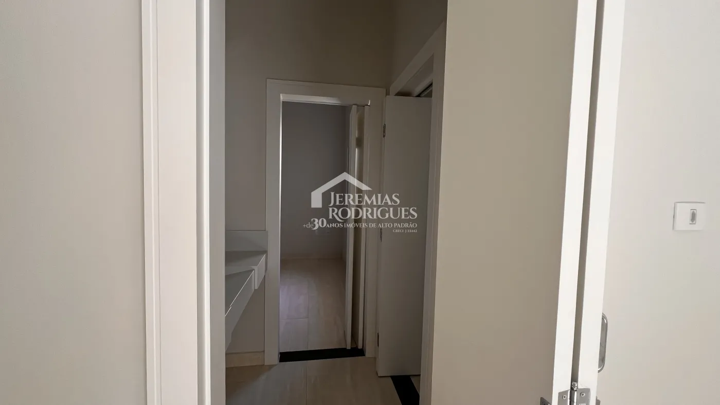 Casa à venda com 3 dormitórios no Condomínio Campos do Conde II em Tremembé/SP.