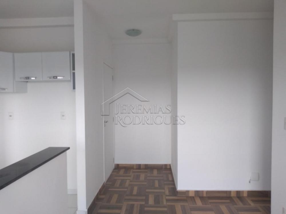 Apartamento com 3 dormitórios para locação, 89M² no Edifício New Way Tower em Pindamonhangaba/SP