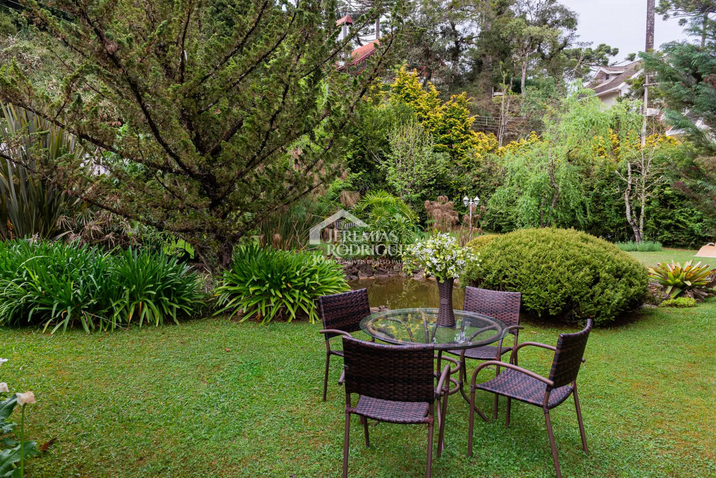 Casa com 7 dormitórios, 350 m² - Condomínio Aldeia Austríaca - Campos Jordão/SP