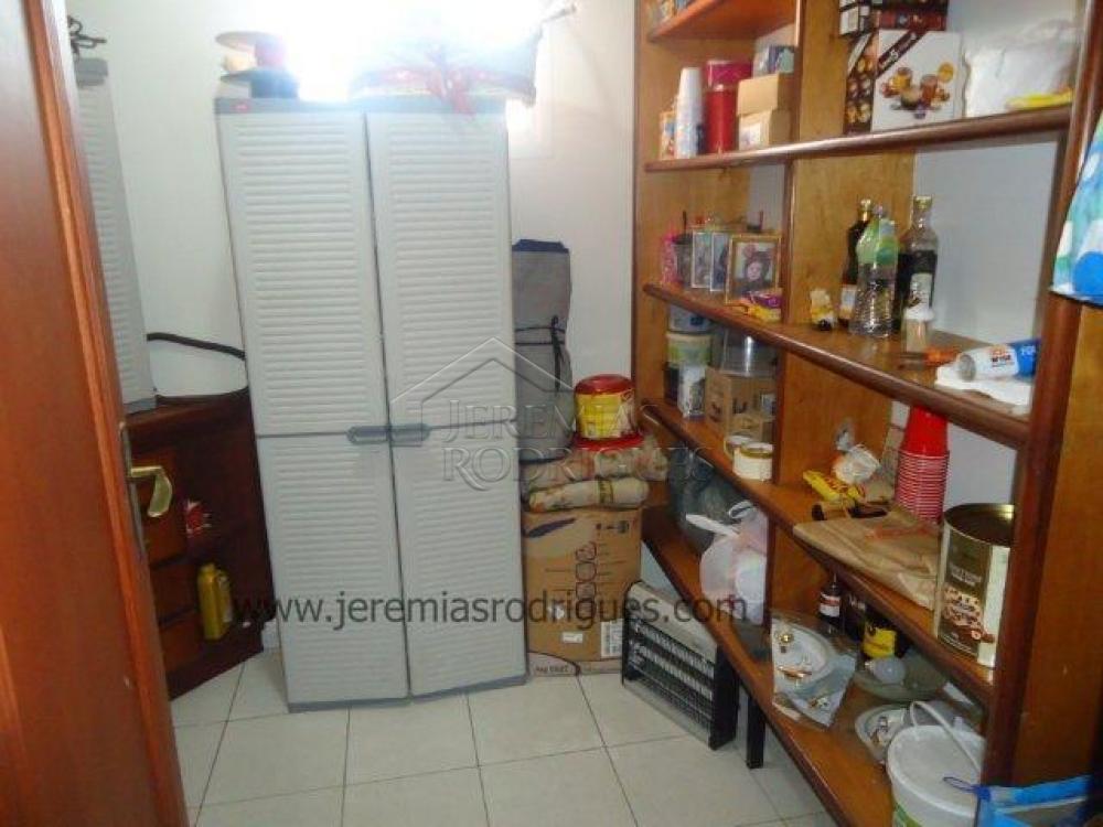 Casa à venda no Condomínio Colonial Village I em Pindamonhangaba/SP