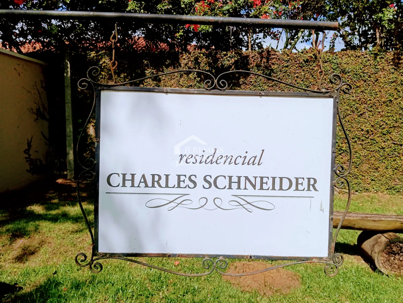 Casa para venda com 2 dormitórios no Residencial Charles Schineider em Taubaté/SP