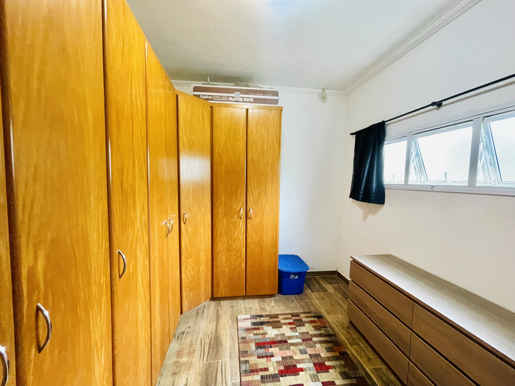 Casa à venda com 4 dormitórios no Condomínio São Félix do Cataguá em Taubaté/SP.
