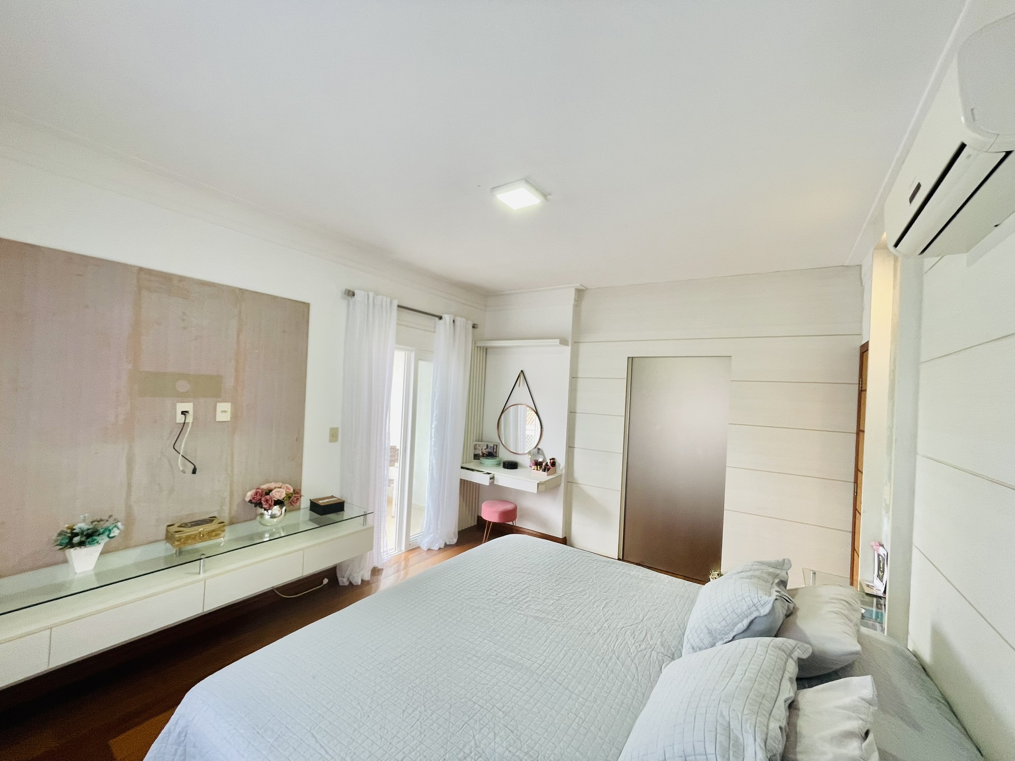 Casa para venda com 4 dormitórios no Condomínio Campos Do Conde I em Tremembé/SP