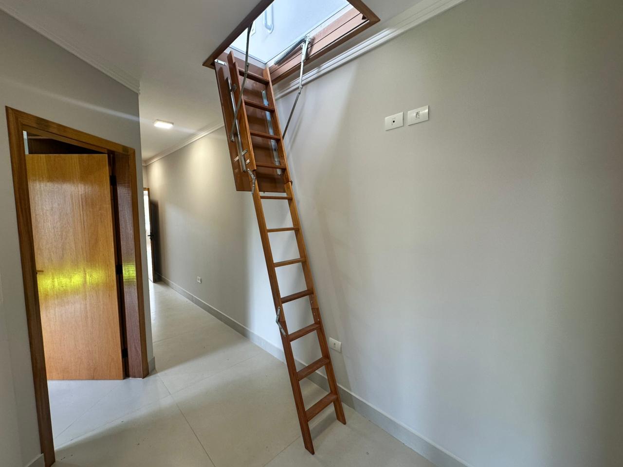 Casa para venda e locação com 3 dormitórios no Condomínio Pinheiros em Tremembé/SP. 