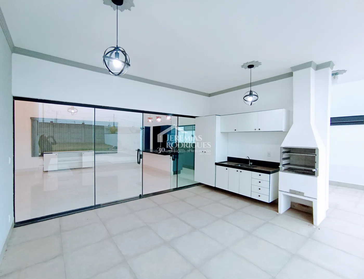 Casa para venda e locação com 3 dormitórios, no Condomínio Colonial Village II em Pindamonhangaba/SP