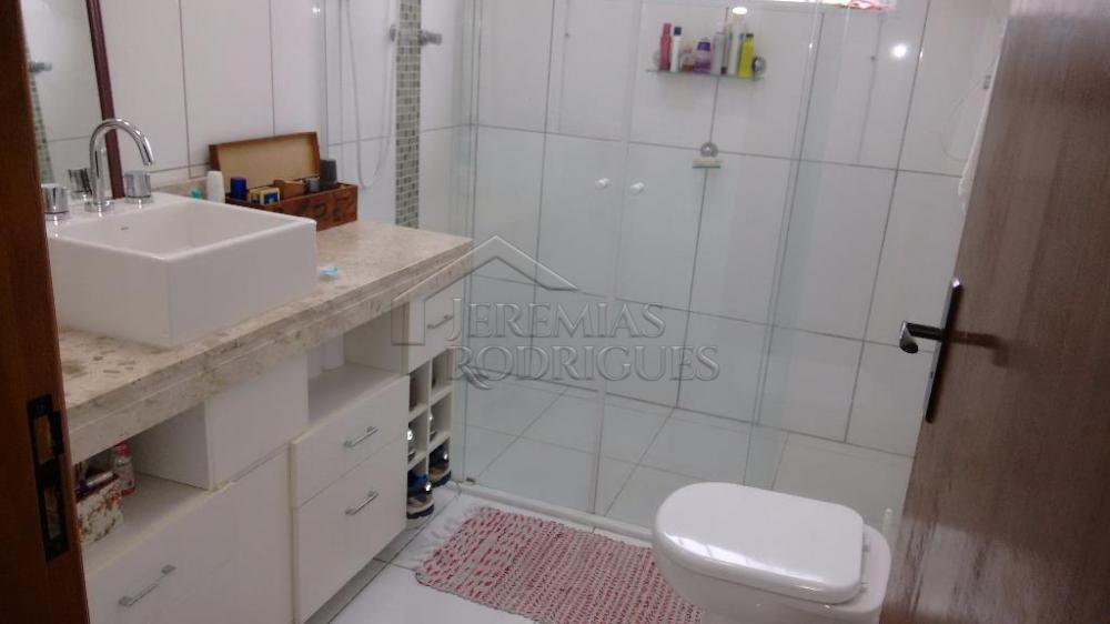 Casa à venda com 3 dormitórios no Condomínio Campos do Conde II em Tremembé/SP.