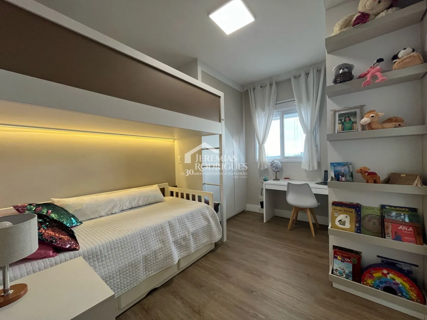 Apartamento à venda com 3 suítes, 142 m² no Condomínio Grand Terrace em Taubaté/SP.