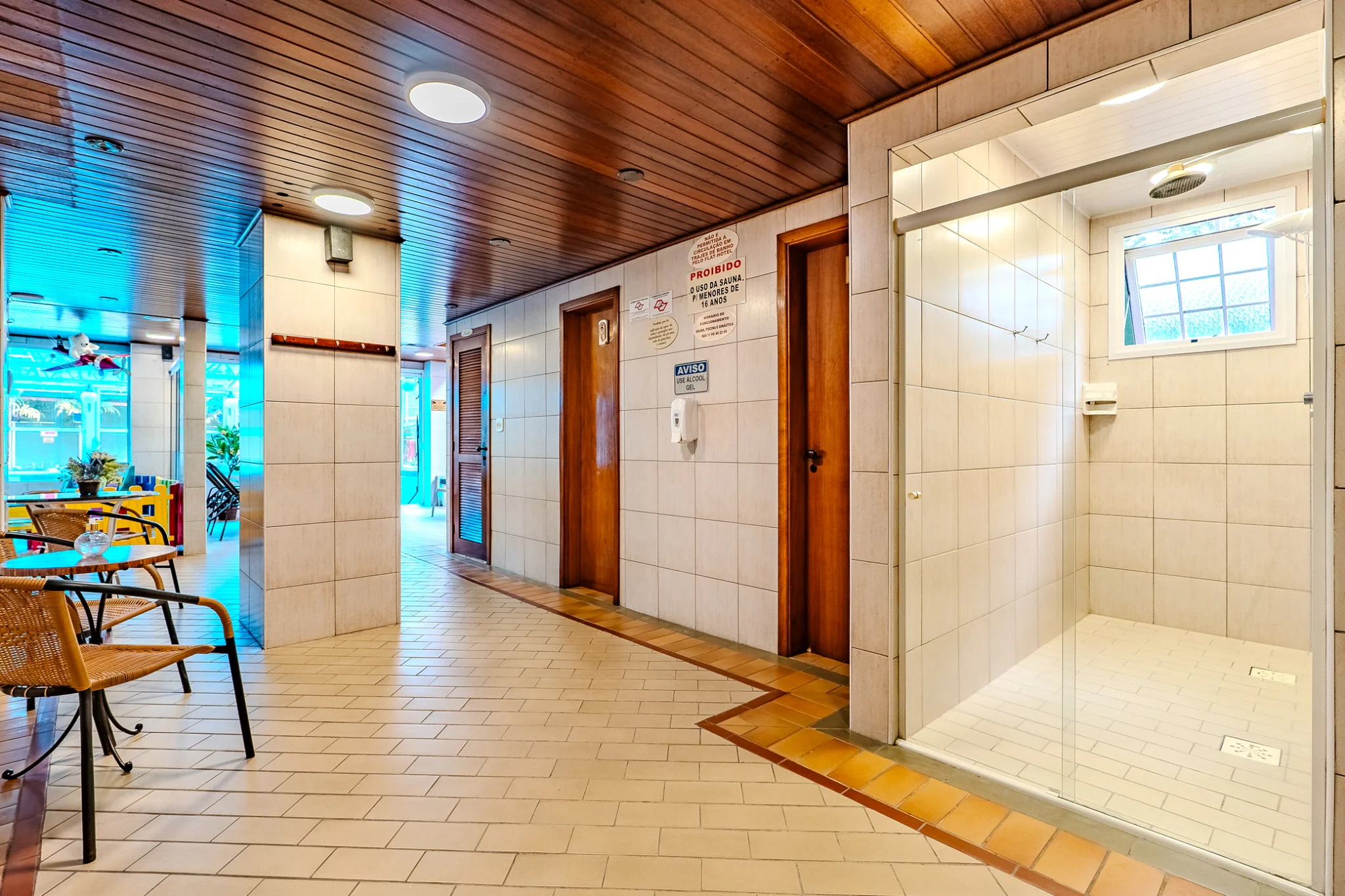 Hotel à venda com 53 apartamentos no Capivari em Campos do Jordão/SP. 