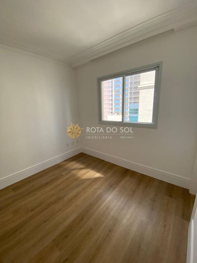 Belíssimo Apartamento 4 Suítes Quadra Mar Meia Praia Itapema SC