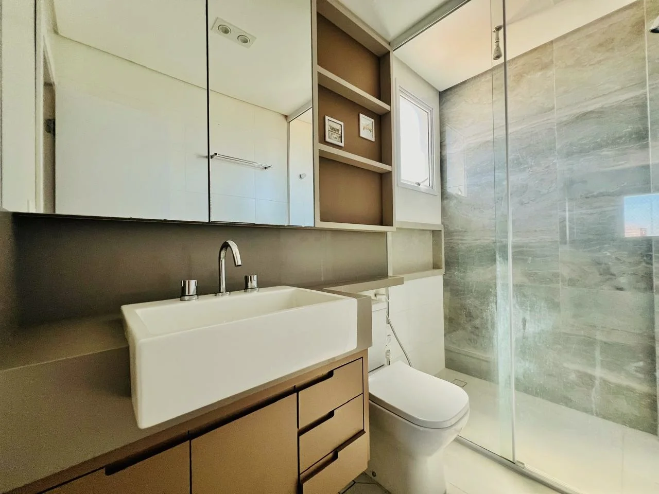 Apartamento para venda e locação no Edifício Grand Terrace em Taubaté/SP. 