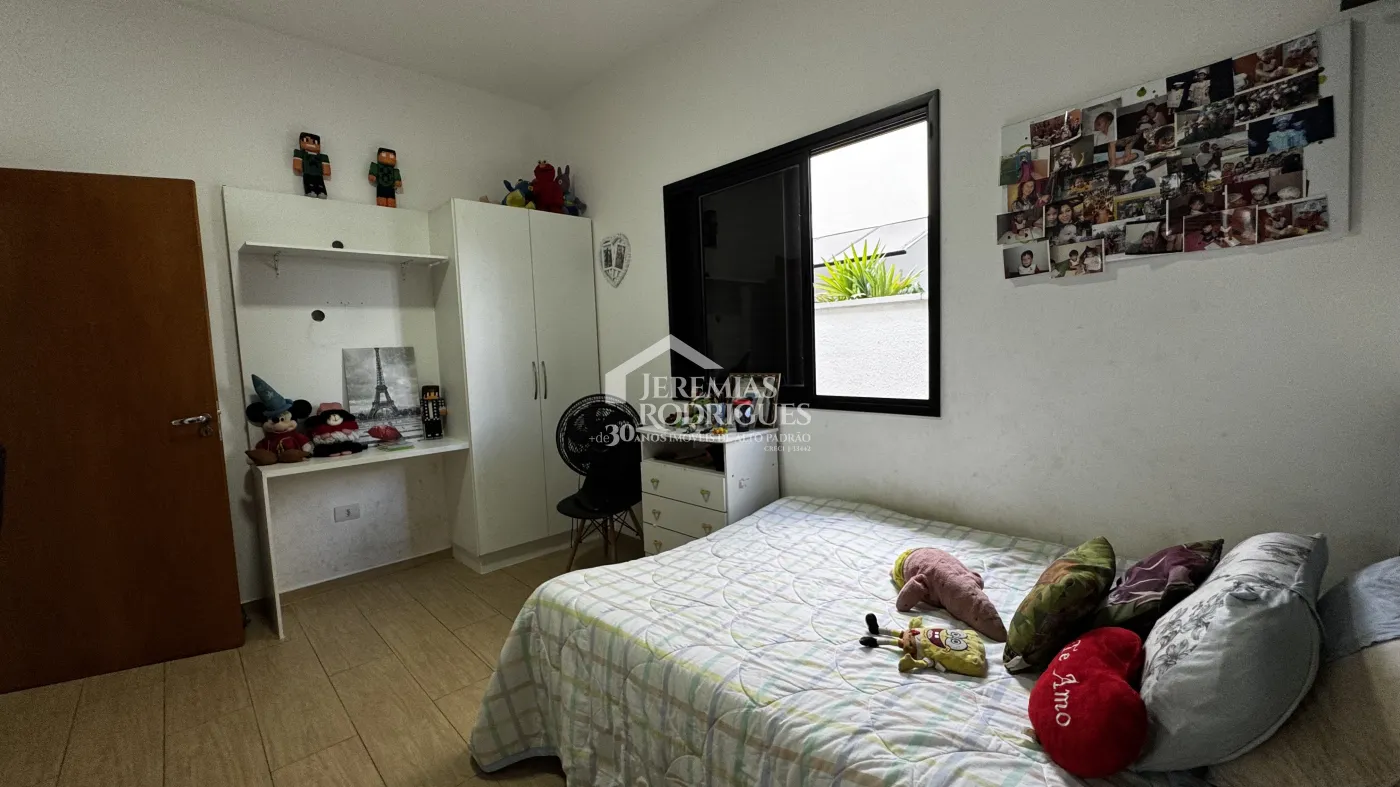 Casa à venda com 3 suítes no Condomínio Reserva dos Lagos em Pindamonhangaba/SP.