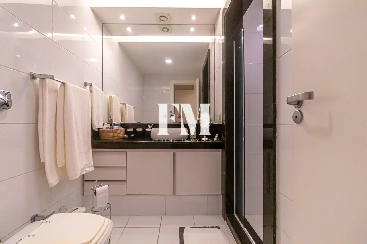 Copacabana! Magnífico Duplex Reformado de 156m² com 2 Vagas na Rua Miguel Lemos - foto 25