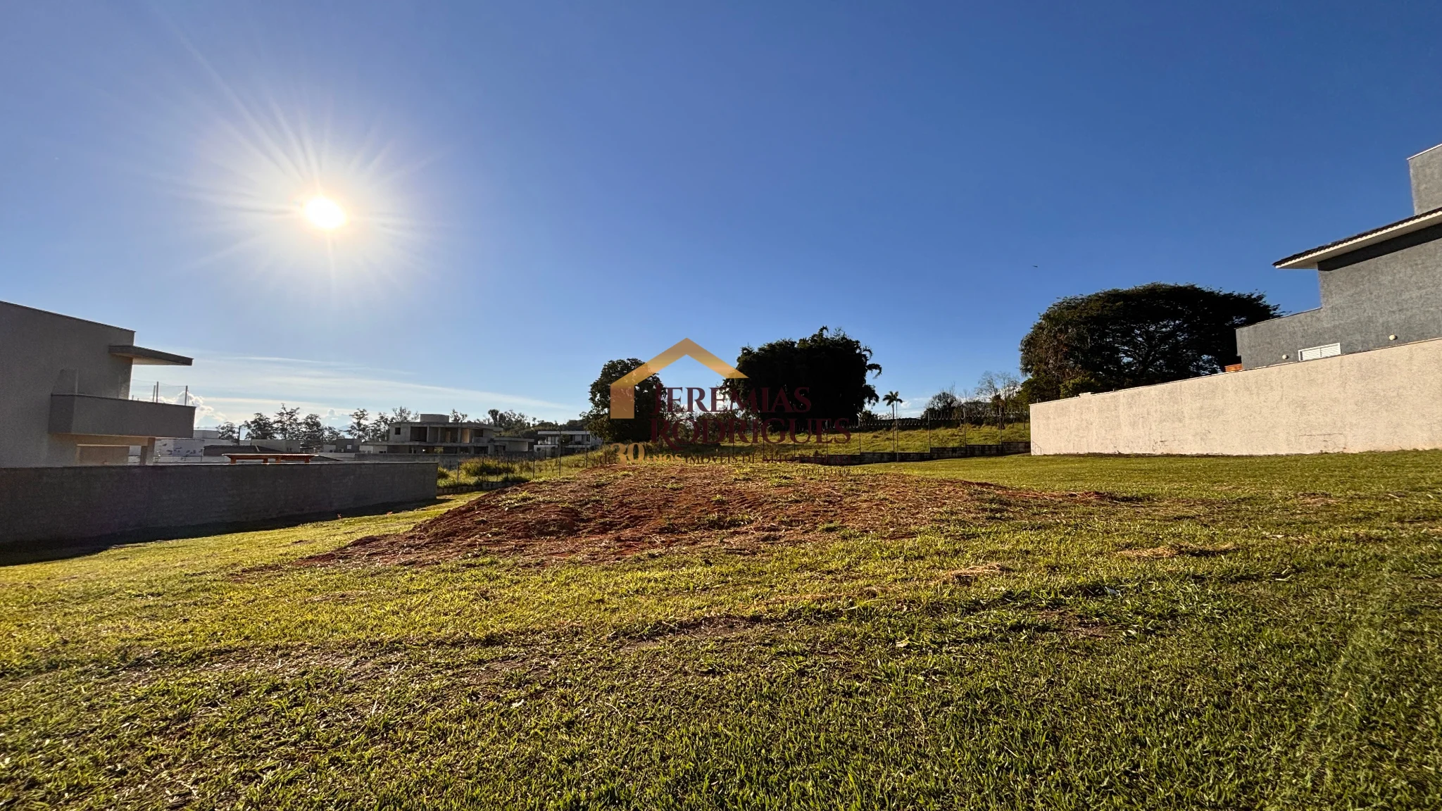 Terreno à venda no Condomínio Reserva Bonsucesso em Pindamonhangaba/SP.