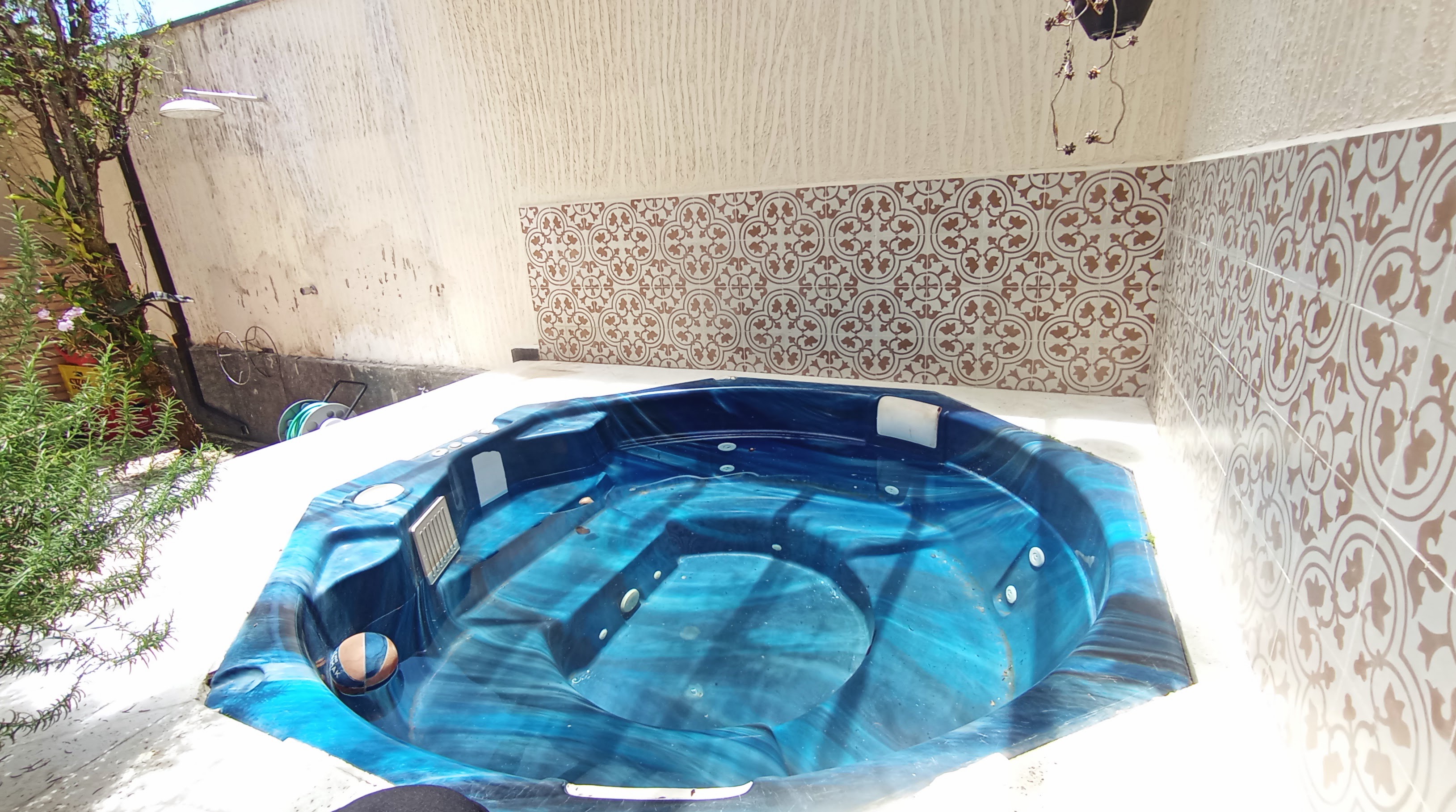 Casa à venda com 4 dormitórios no Condomínio Taubaté Village em Taubaté/SP.