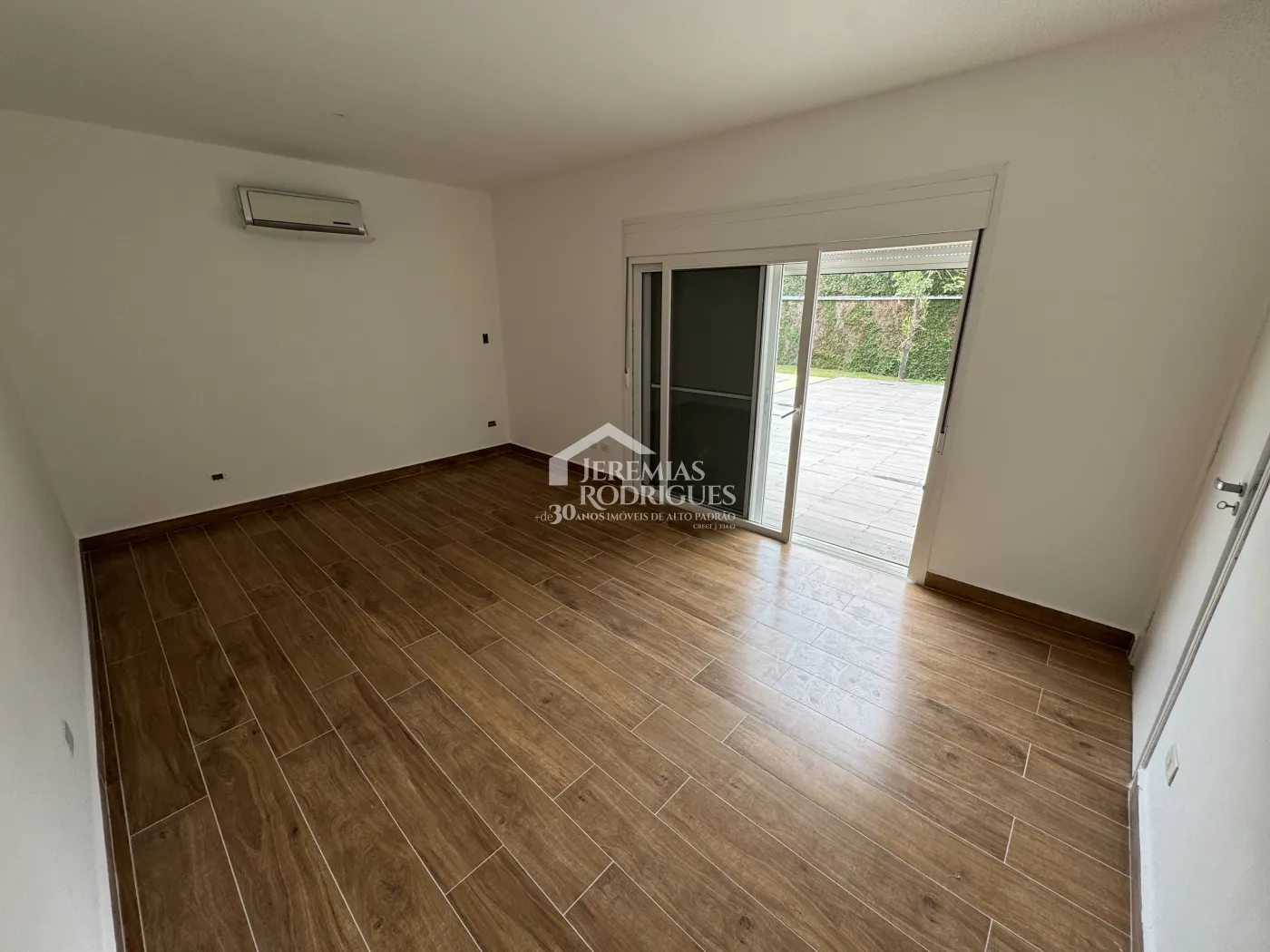 Casa para locação no Condomínio Colonial Village I em Pindamonhangaba/SP.