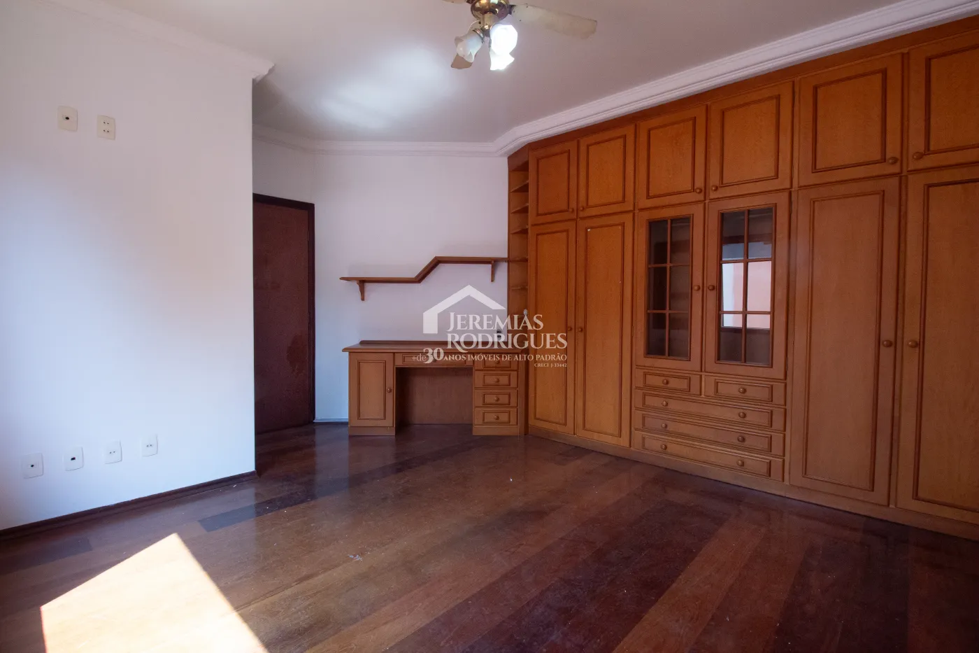 Casa com 4 suítes, 576 m² - Condomínio Village Paineiras - Pindamonhangaba/SP