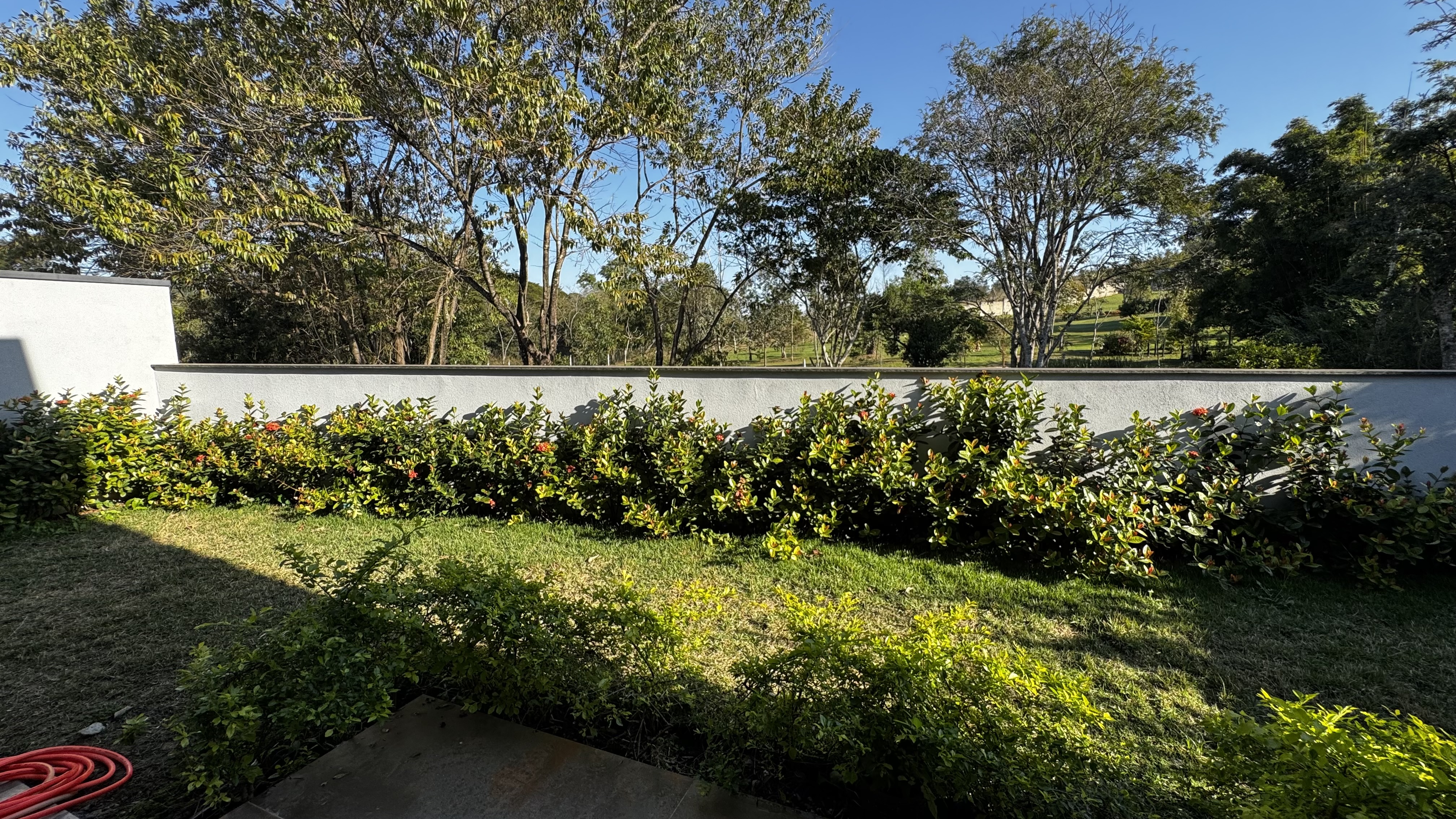Casa para venda e locação com 3 suítes no Condomínio Reserva dos Lagos em Pindamonhangaba/SP.