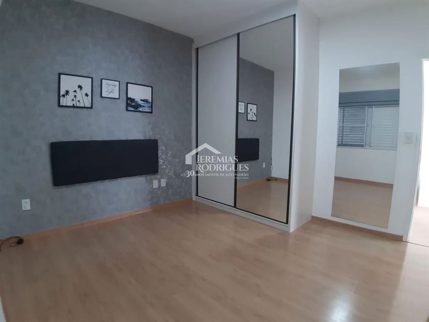 Casa com 3 dormitórios, 235 m² - Condomínio Campos do Conde I - Tremembé/SP.