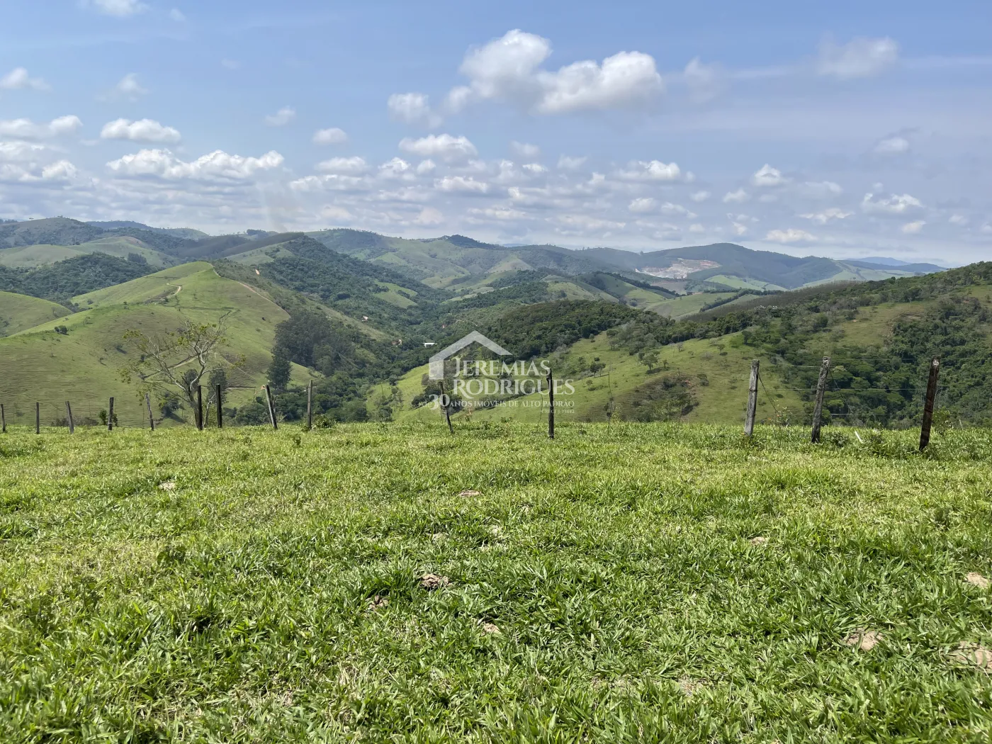 Fazenda com 12 dormitórios - Taubaté/SP