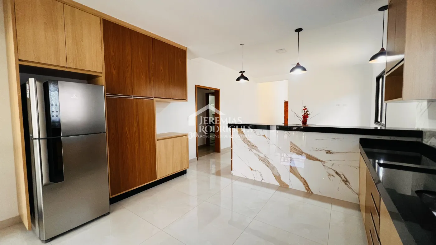 Casa à venda com 3 dormitórios no Condomínio Residencial Tecoara em Taubaté/SP.