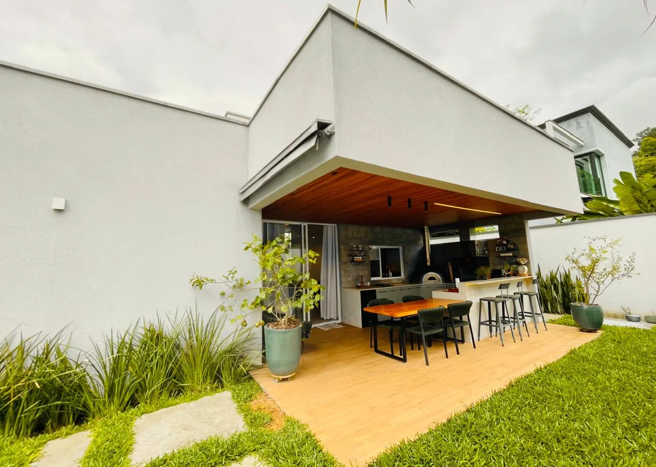 Casa à venda com 3 dormitórios no Condomínio Terras de San Marco em Taubaté/SP.