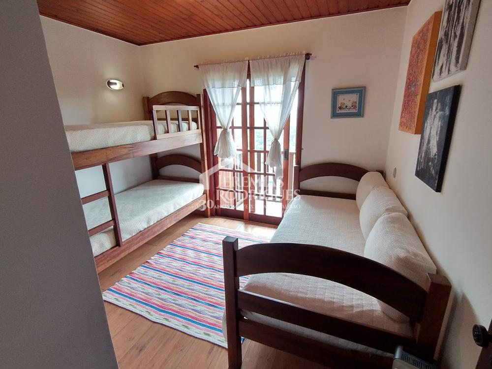 Casa com 4 dormitórios, 281 m² - Condomínio Jardim Véu da Noiva - Campos do Jordão/SP