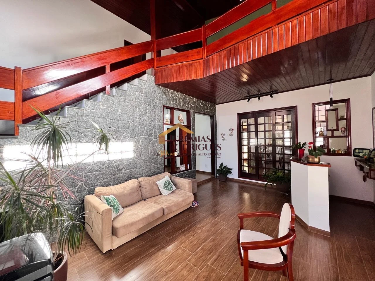 Casa à venda no bairro Jardim Residencial Doutor Lessa em Pindamonhangaba/SP.