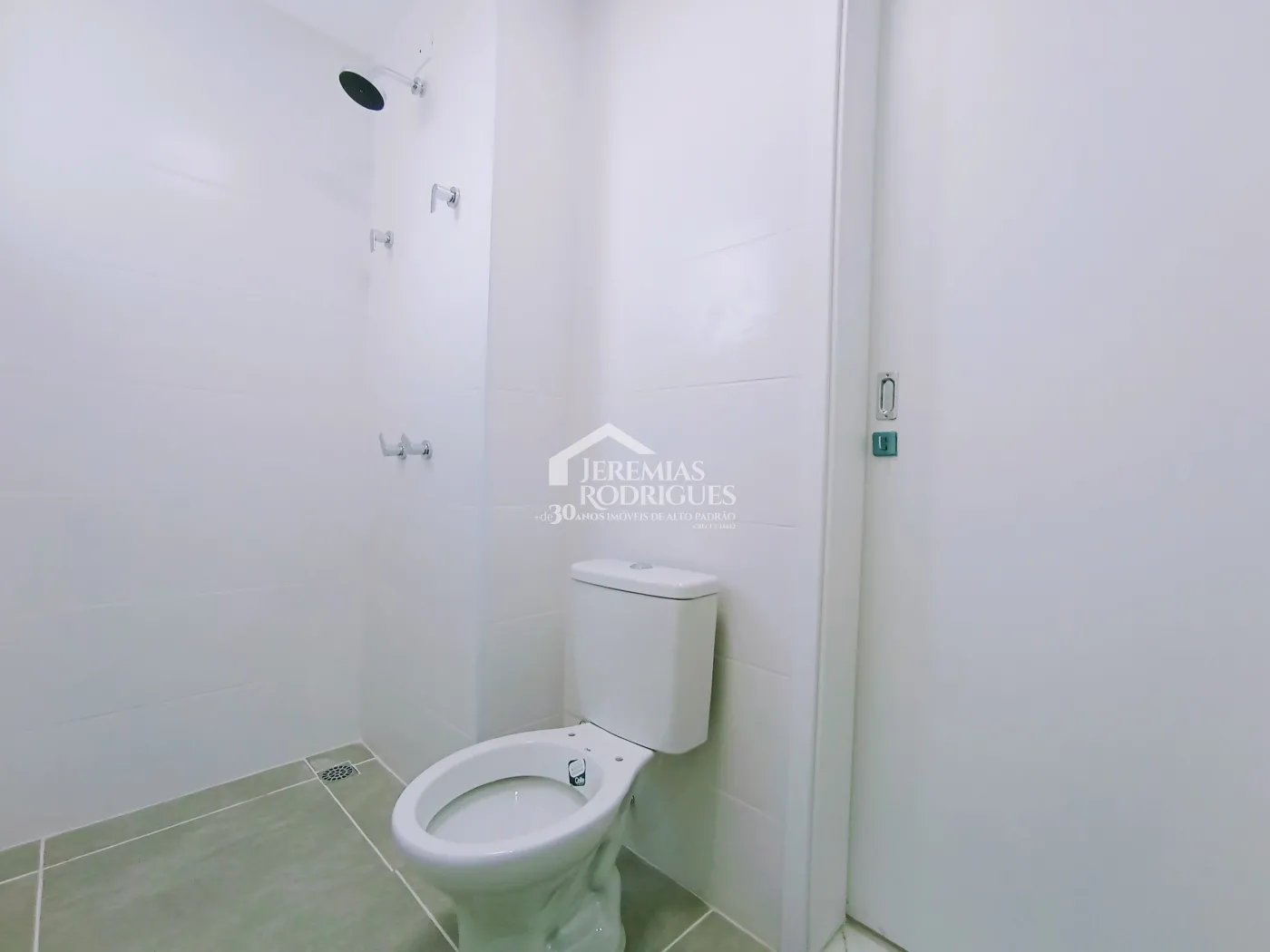 Apartamento à venda com 3 dormitórios, 119 m² no Edifício Residencial Elegance em Taubaté/SP.