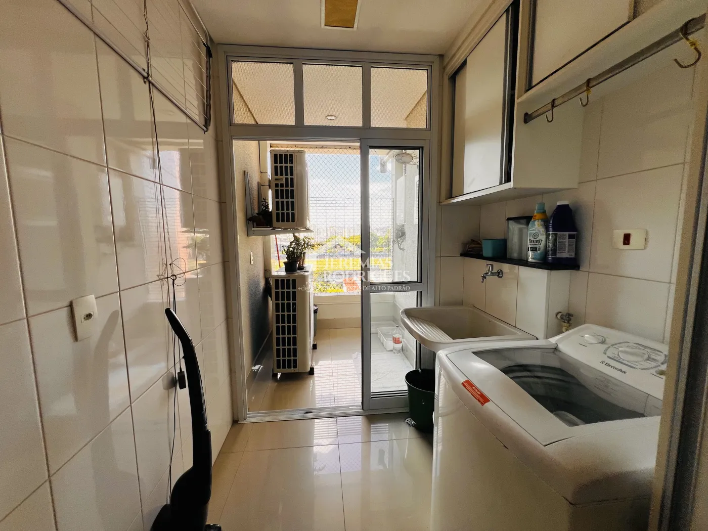 Apartamento para venda com 3 suítes no Condomínio Residencial Renaissance em Taubaté/SP
