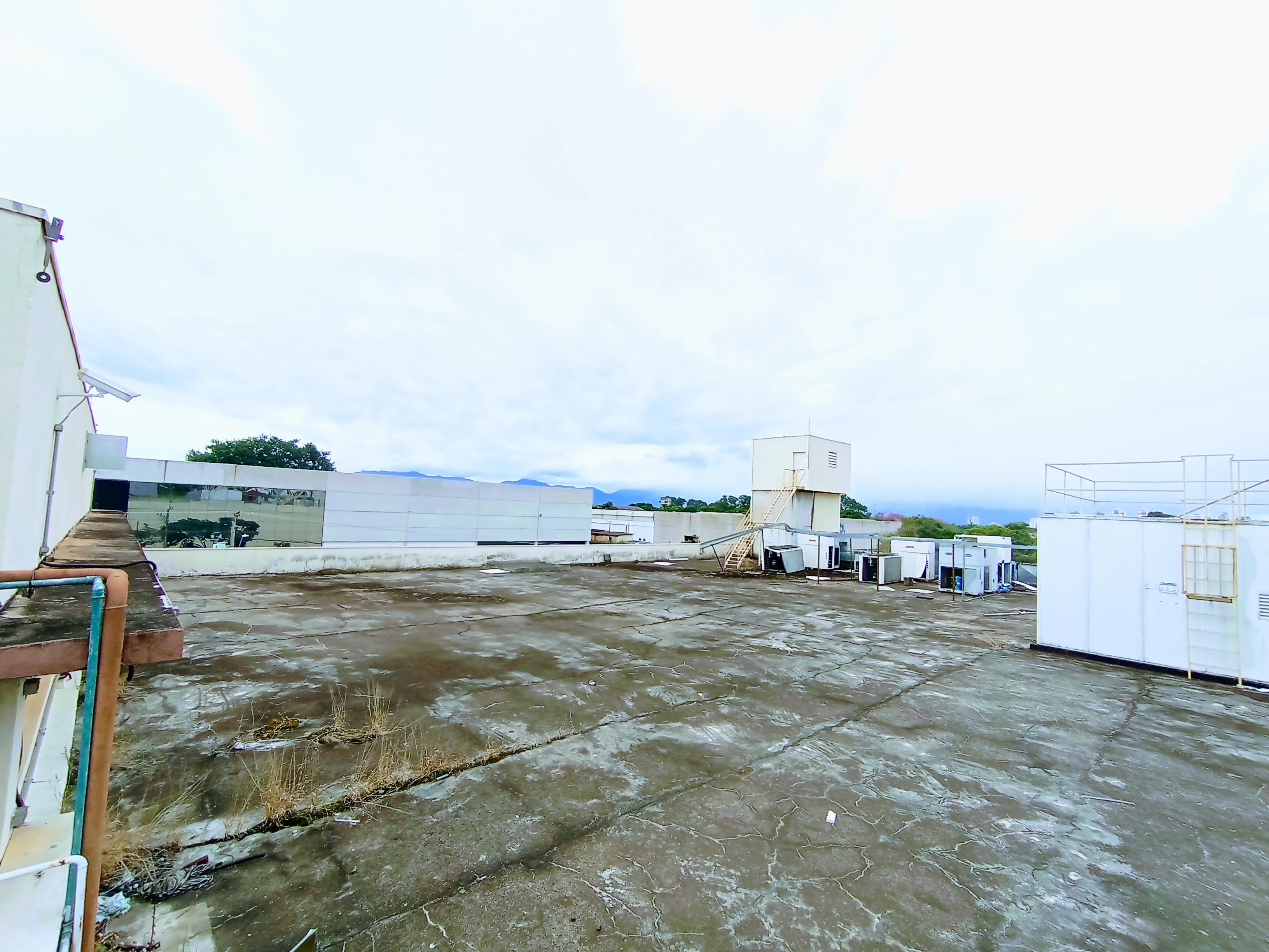 Prédio para venda e locação, 6.000 m² no bairro Jardim Independência em Taubaté/SP.