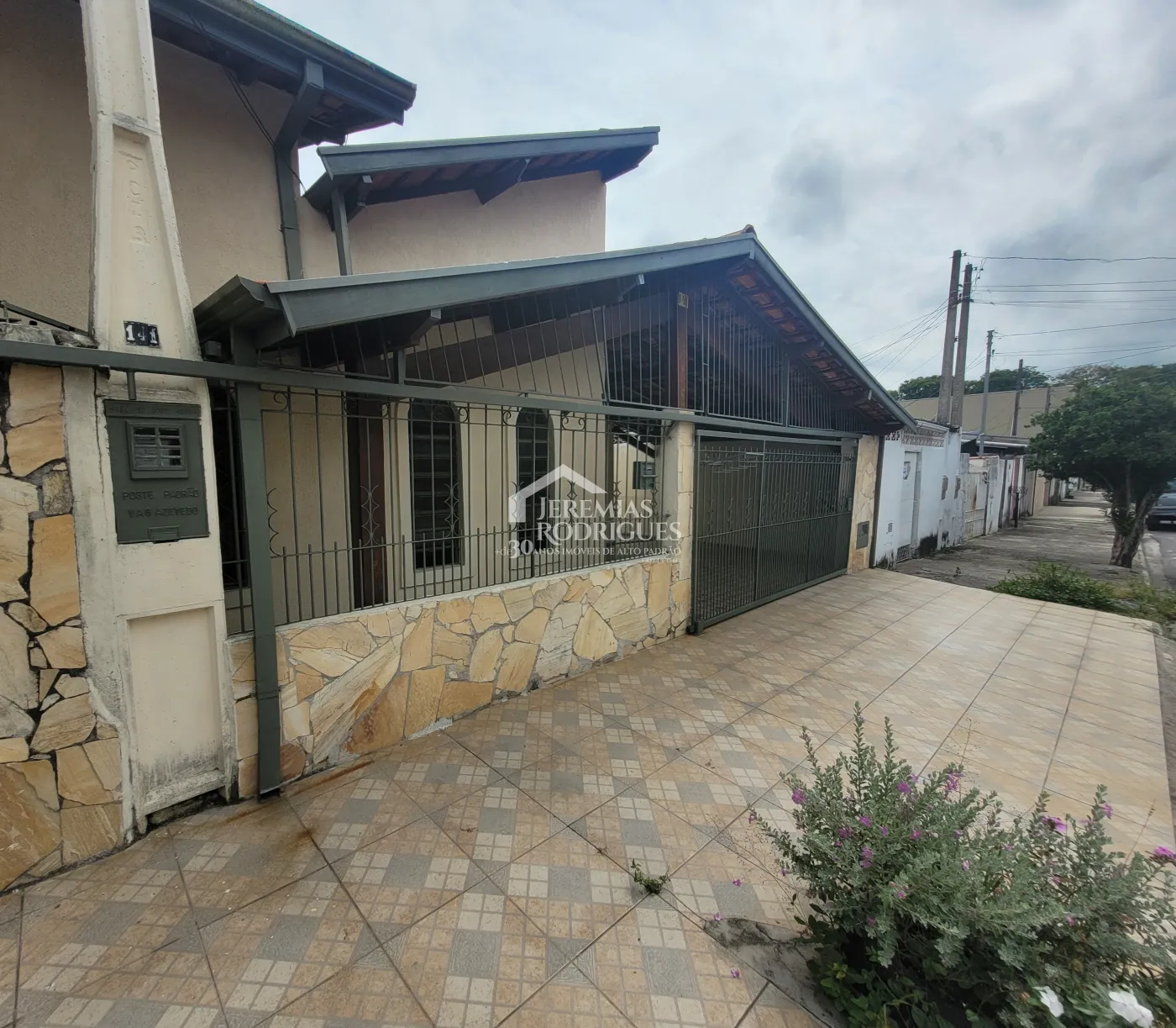 Casa para locação no Parque São Domingos em Pindamonhangaba/SP. — foto 2
