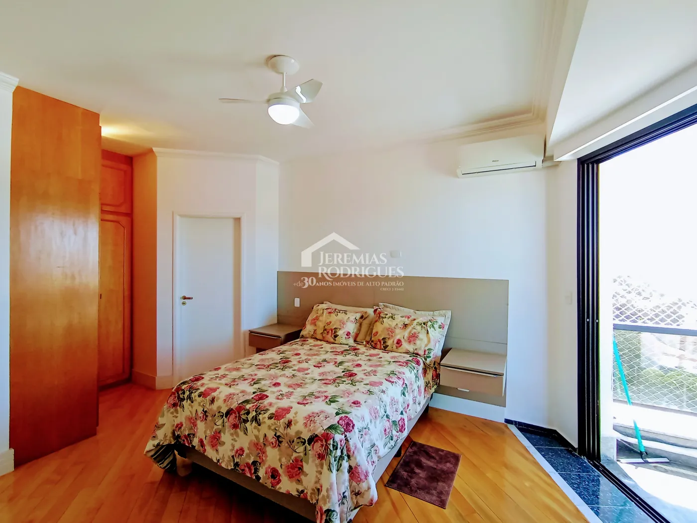 Apartamento para venda com 2 suítes no Edifício Rosa Abirached em Taubaté/SP