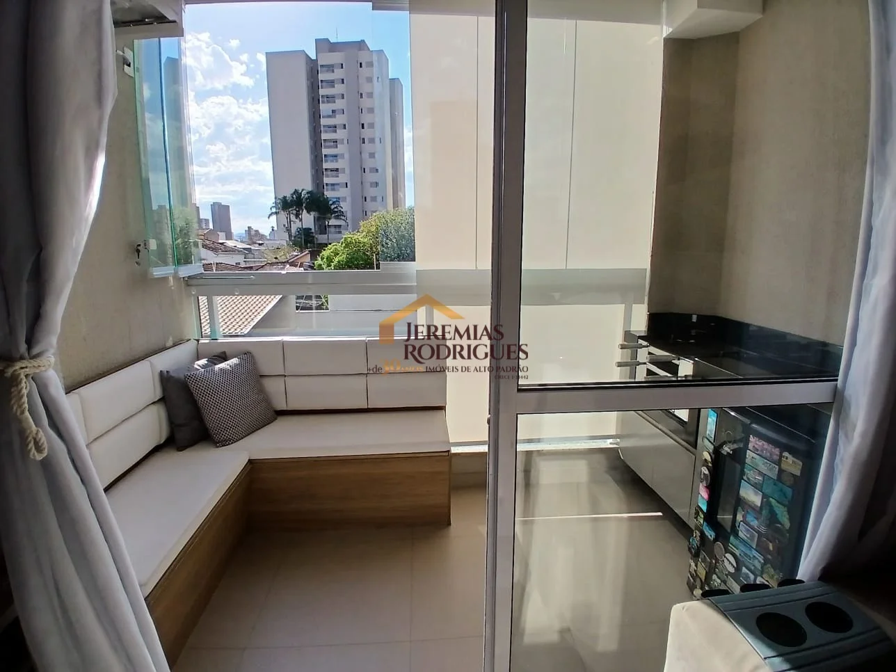 Apartamento à venda de Porteira fechada no Edifício Villagio Santa Terezinha em Taubaté/SP.