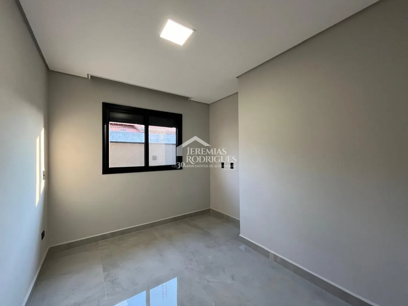 Casa com 3 dormitórios, 190 m² - Condomínio Santa Mônica - Caçapava/SP.