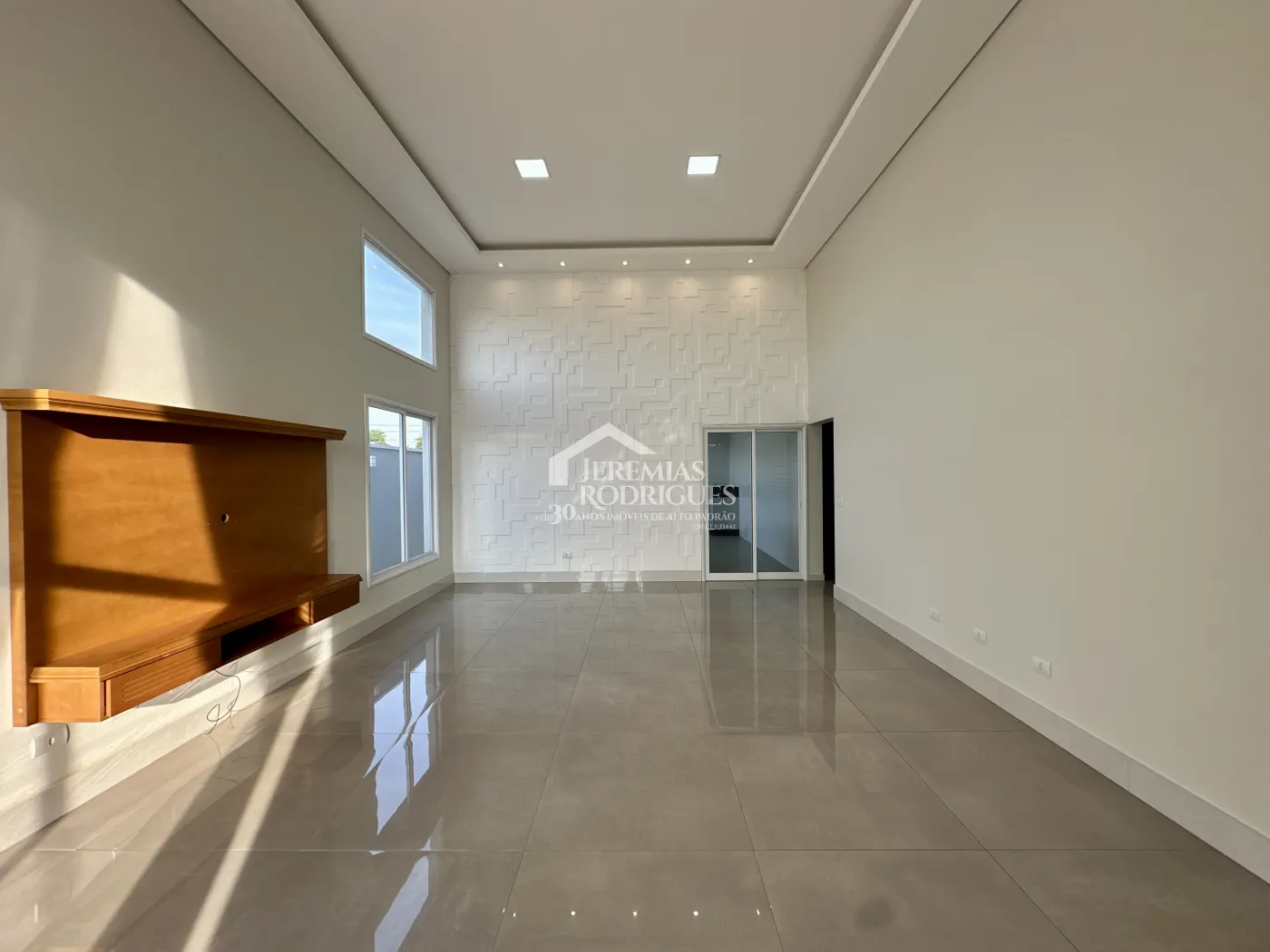 Casa com 3 dormitórios, 169,20 m² - Condomínio Ouro Ville - Taubaté/SP.