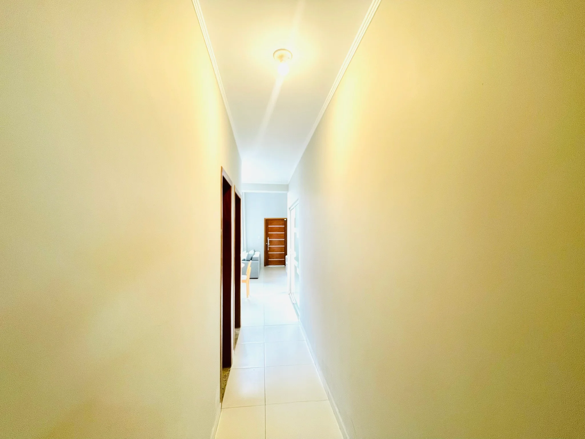 Casa à venda com 3 dormitórios no Condomínio Campos do Conde II em Tremembé/SP. 