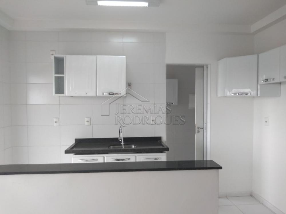 Apartamento com 3 dormitórios para locação, 89M² no Edifício New Way Tower em Pindamonhangaba/SP