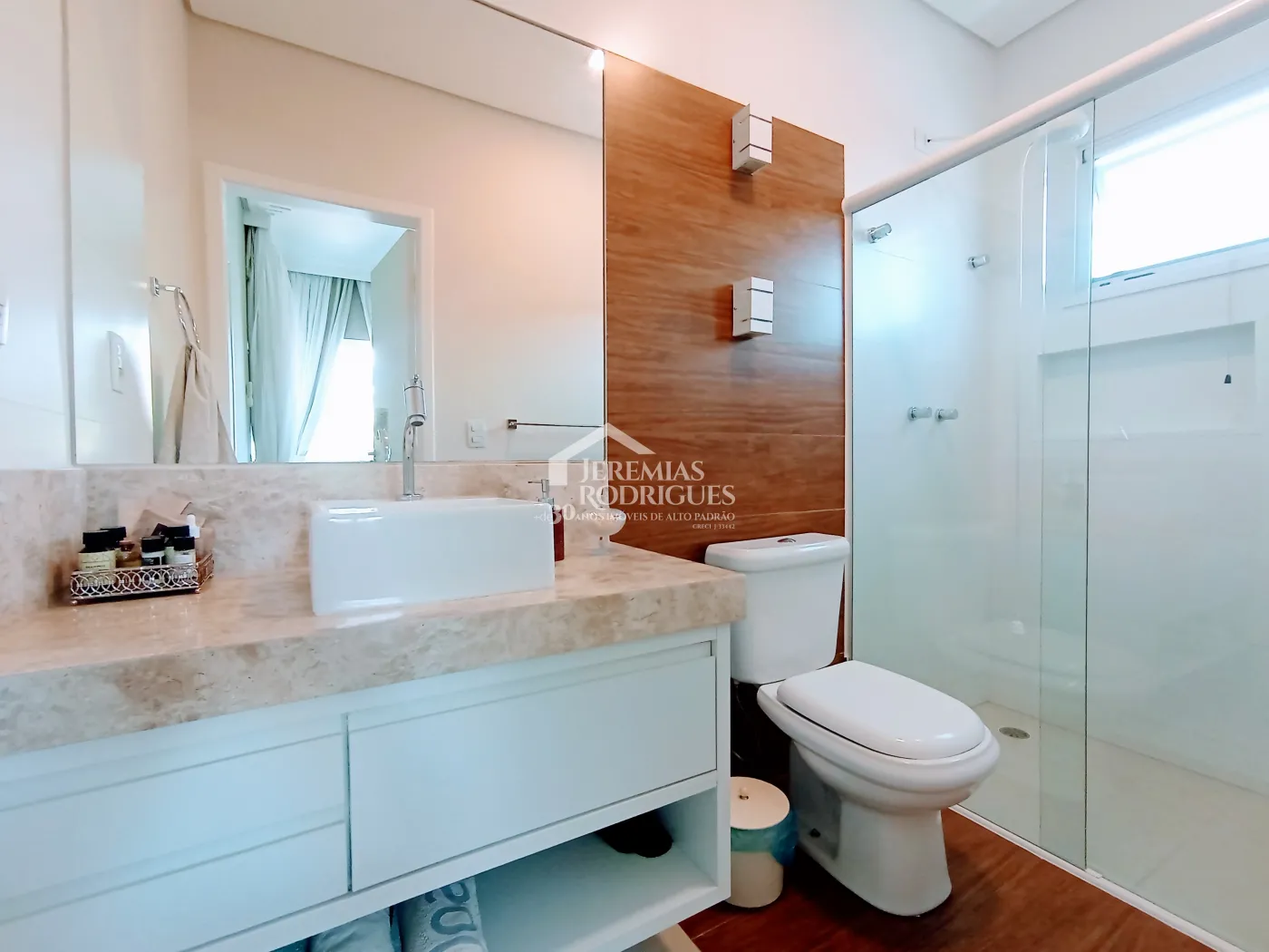 Casa à venda com 4 suítes no Condomínio Altos da Serra VI em São José dos Campos/SP