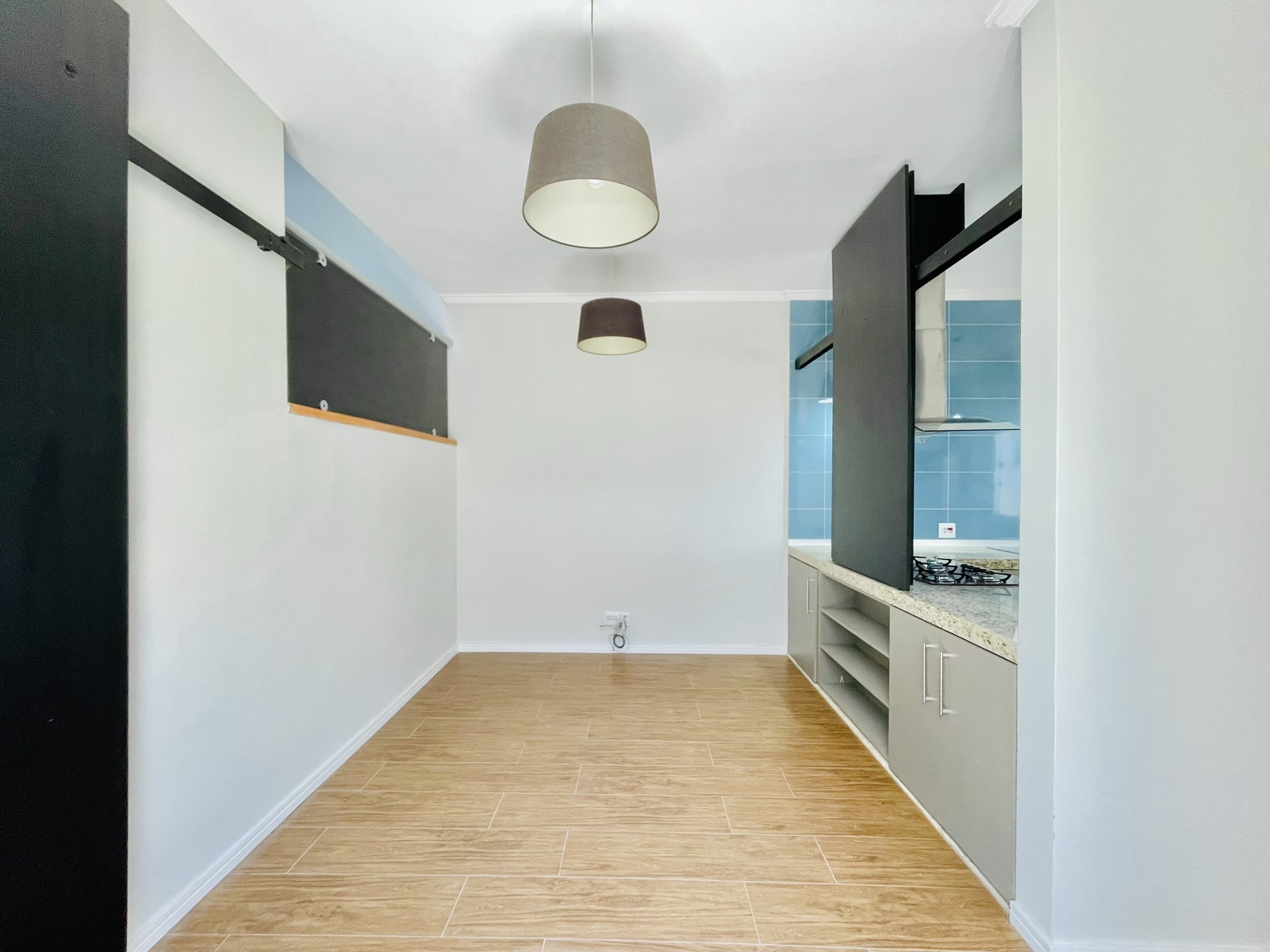 Casa à venda com 3 suítes no Condomínio Campos do Conde II em Tremembé/SP.