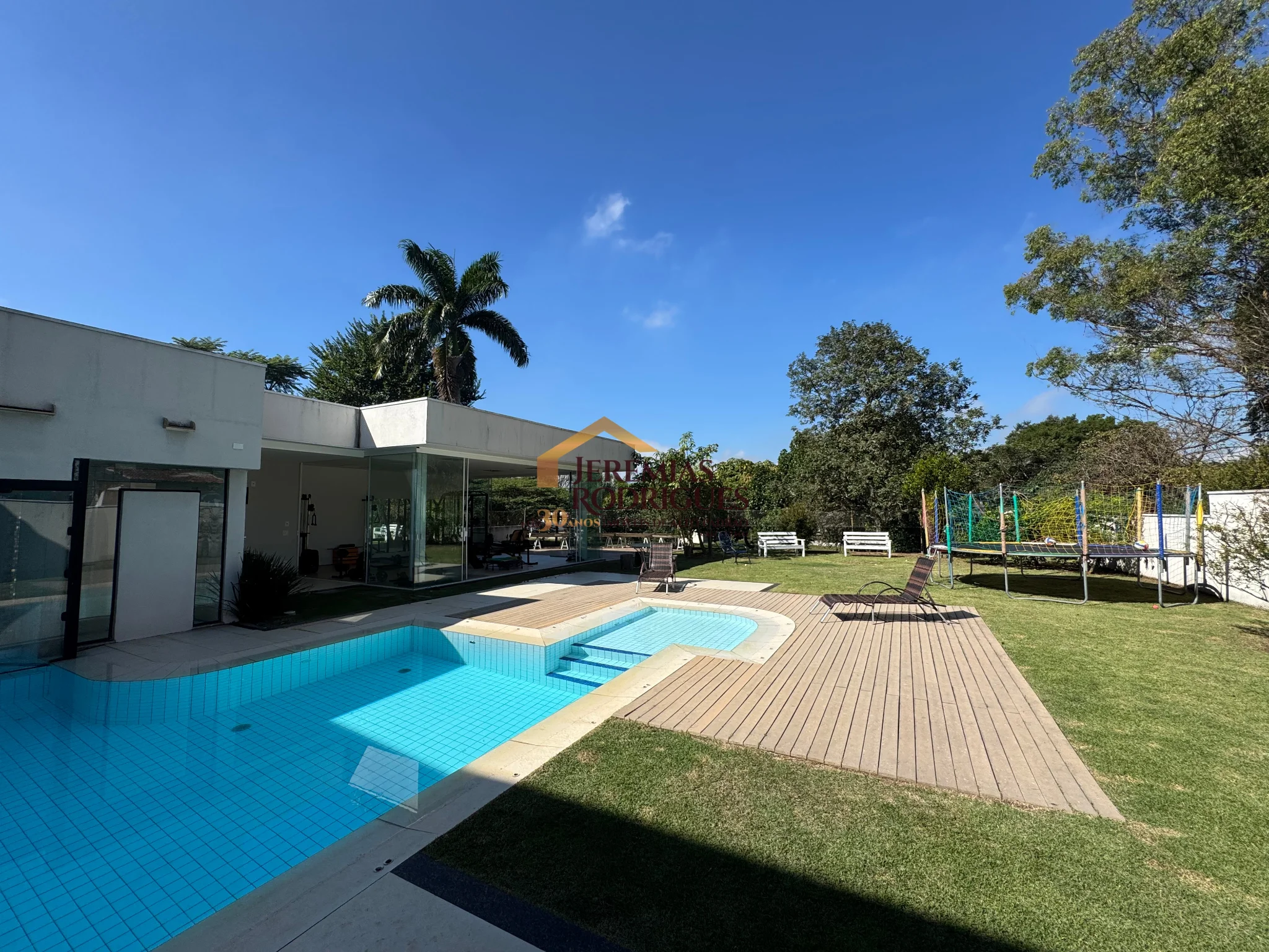 Casa à venda no Condomínio Village Paineiras em Pindamonhangaba/SP.