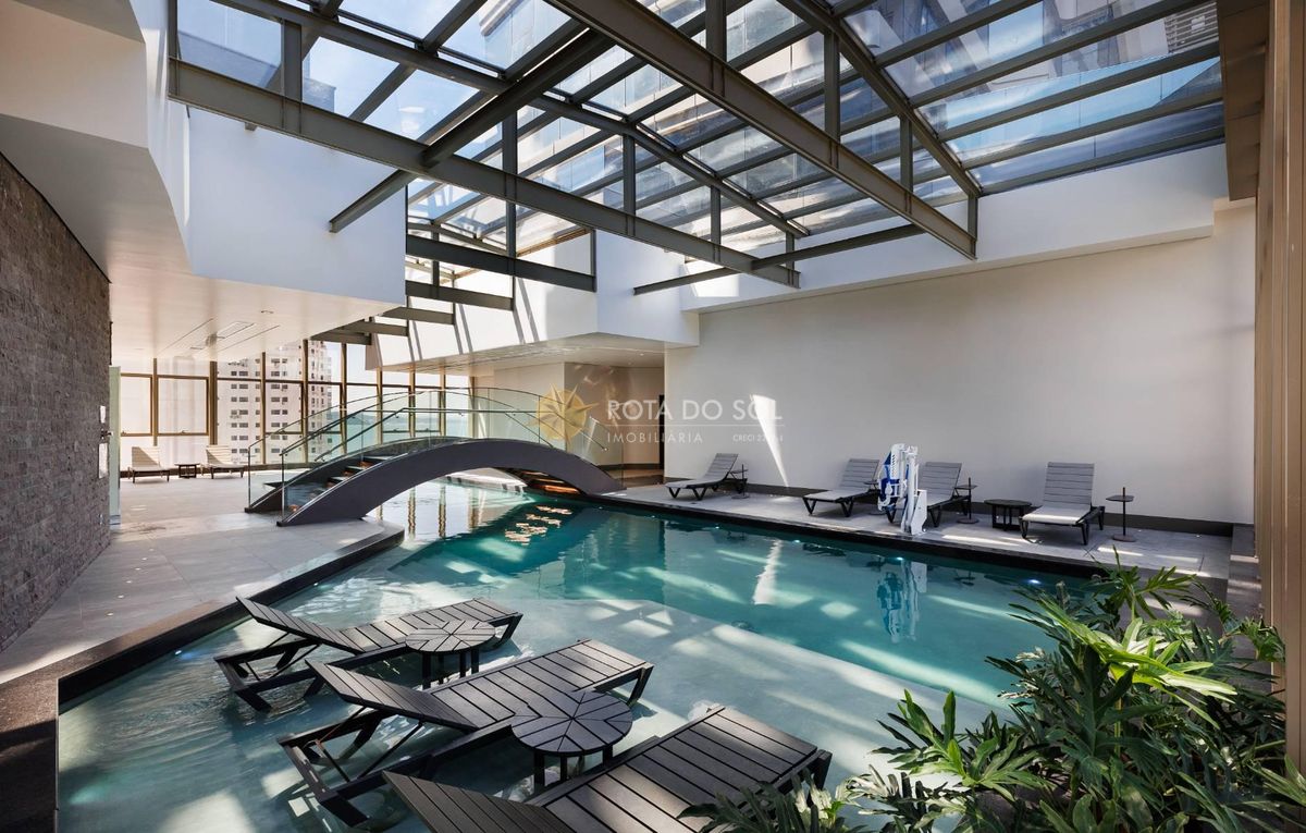 Yachthouse Apartamento Alto Padrão 4 Suítes no Centro de Balneário Camboriú SC