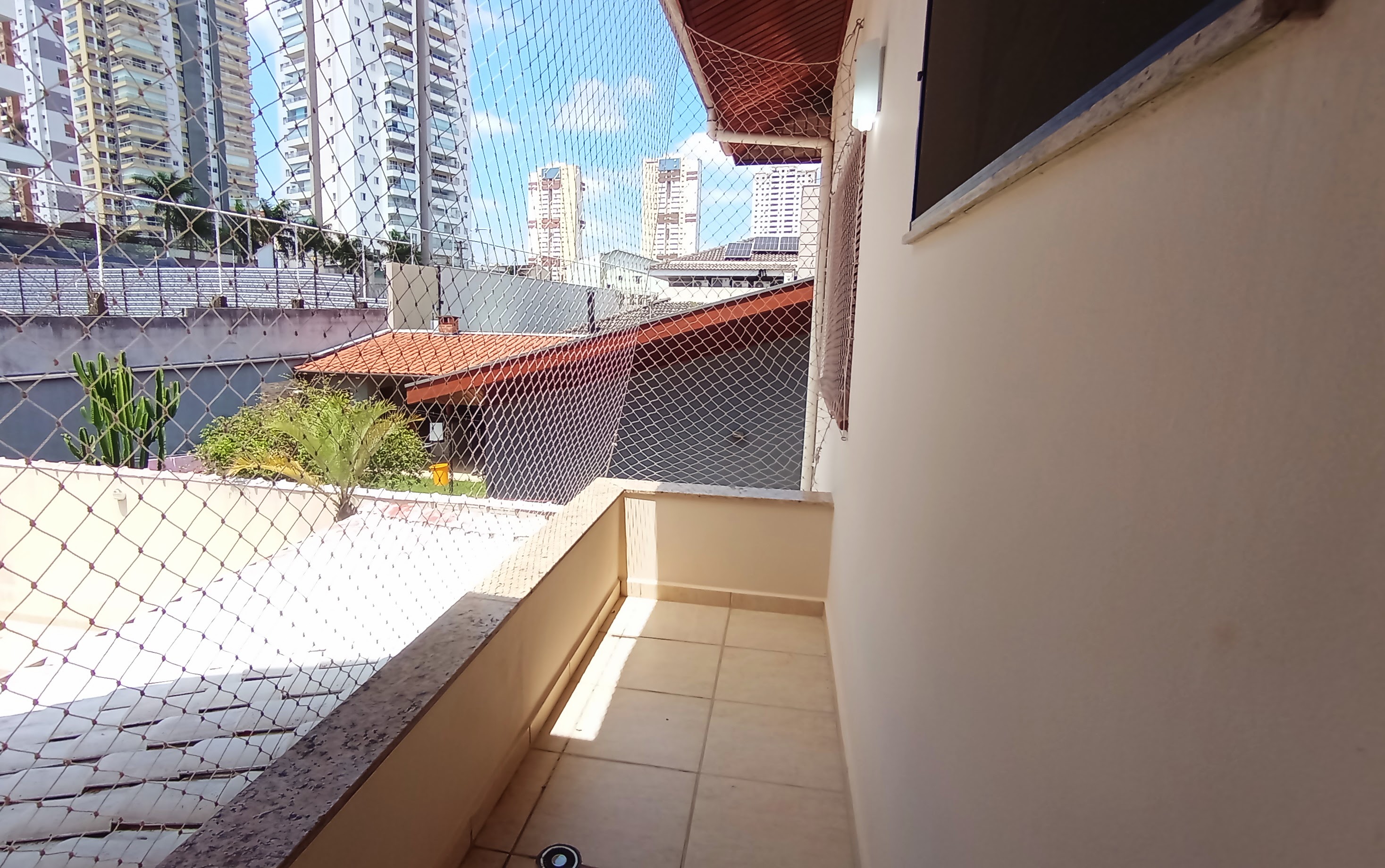 Casa à venda com 3 dormitórios no Condomínio Taubaté Village em Taubaté/SP.