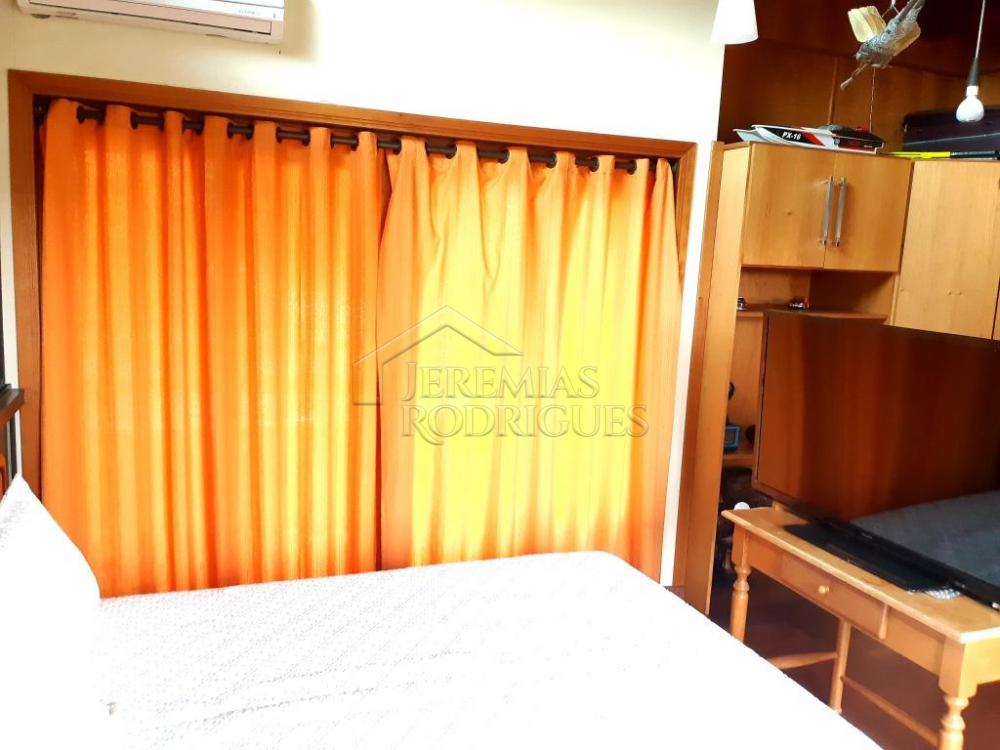 Casa à venda com 6 dormitórios no Condomínio Chácaras Cataguá em Taubaté/SP.