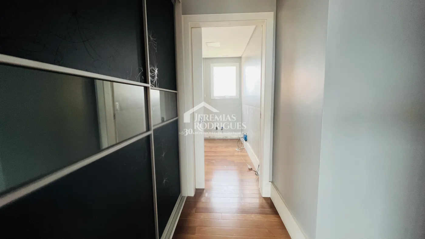 Apartamento à venda com 3 suítes no Edifício Des Arts em Taubaté/SP.