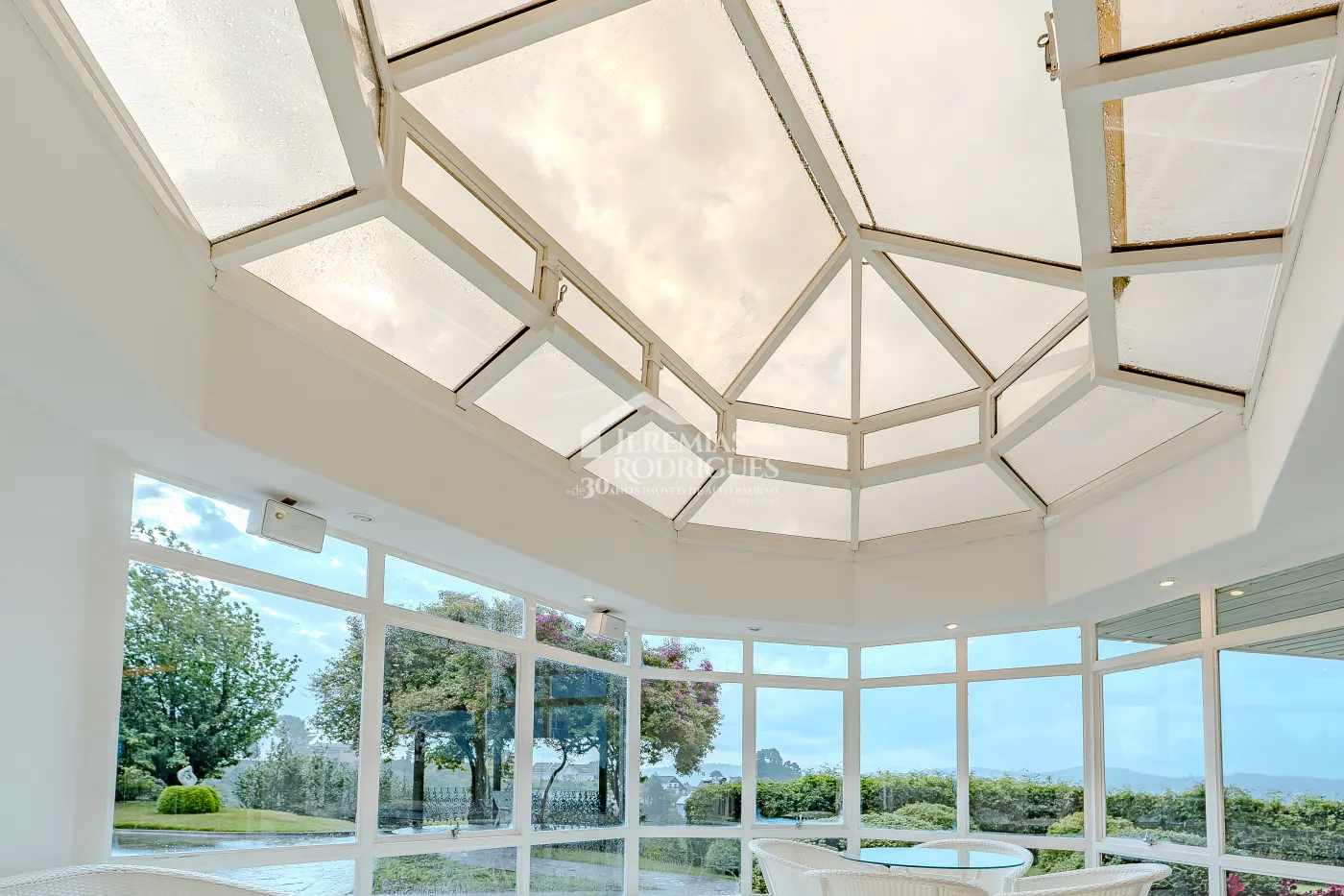 Casa com 4 suítes, 670 m² - Alto do Capivari - Campos do Jordão/SP.