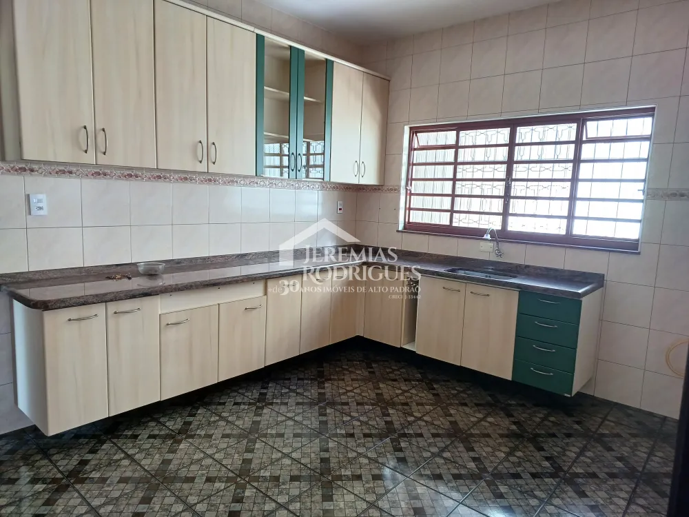 Casa com 3 quartos, 223 m², venda por R$670.000 - Campo Alegre - Pindamonhangaba/SP
