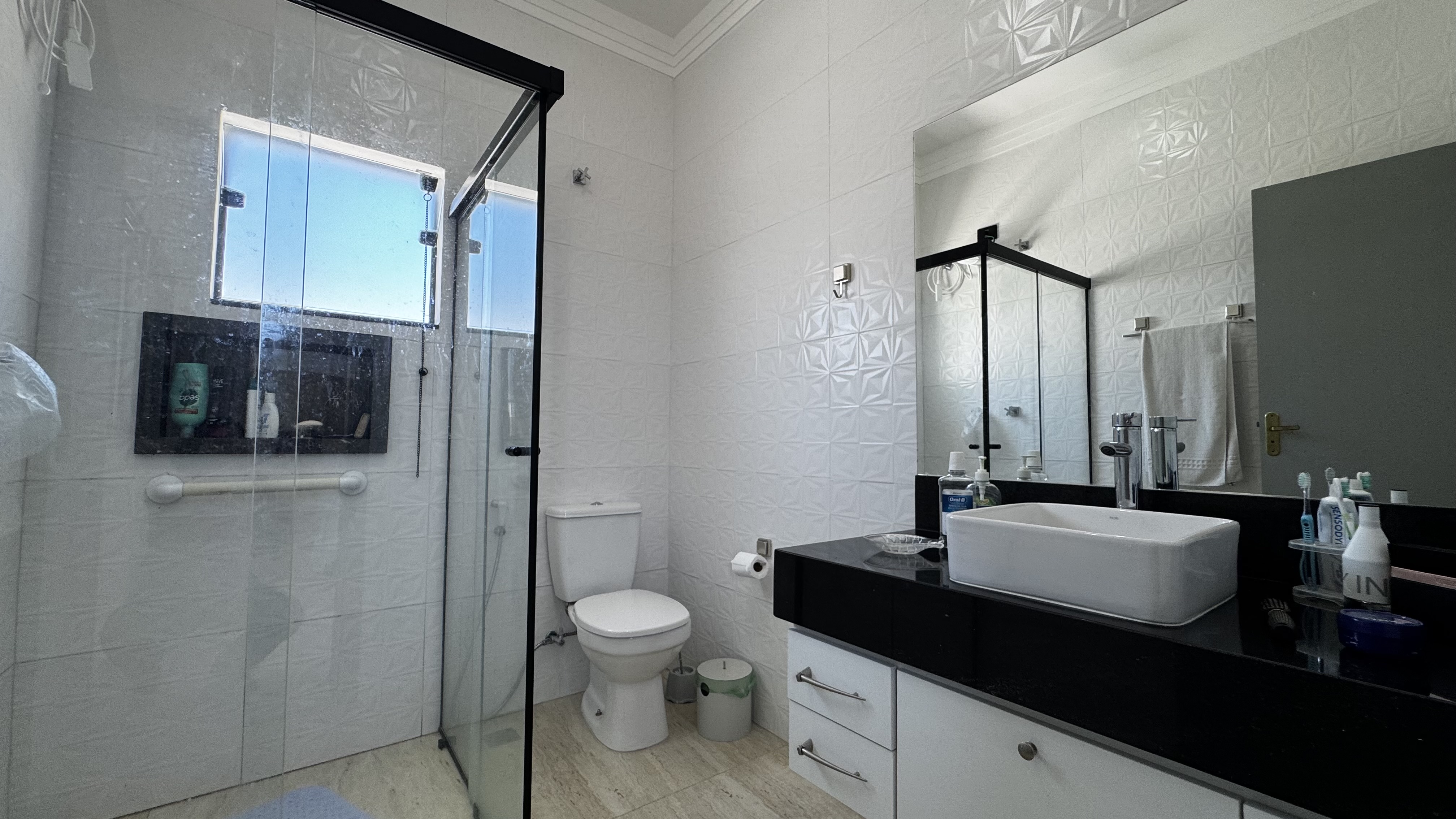 Casa à venda com 3 dormitórios no Condomínio Cyrela Landscape em Taubaté/SP.