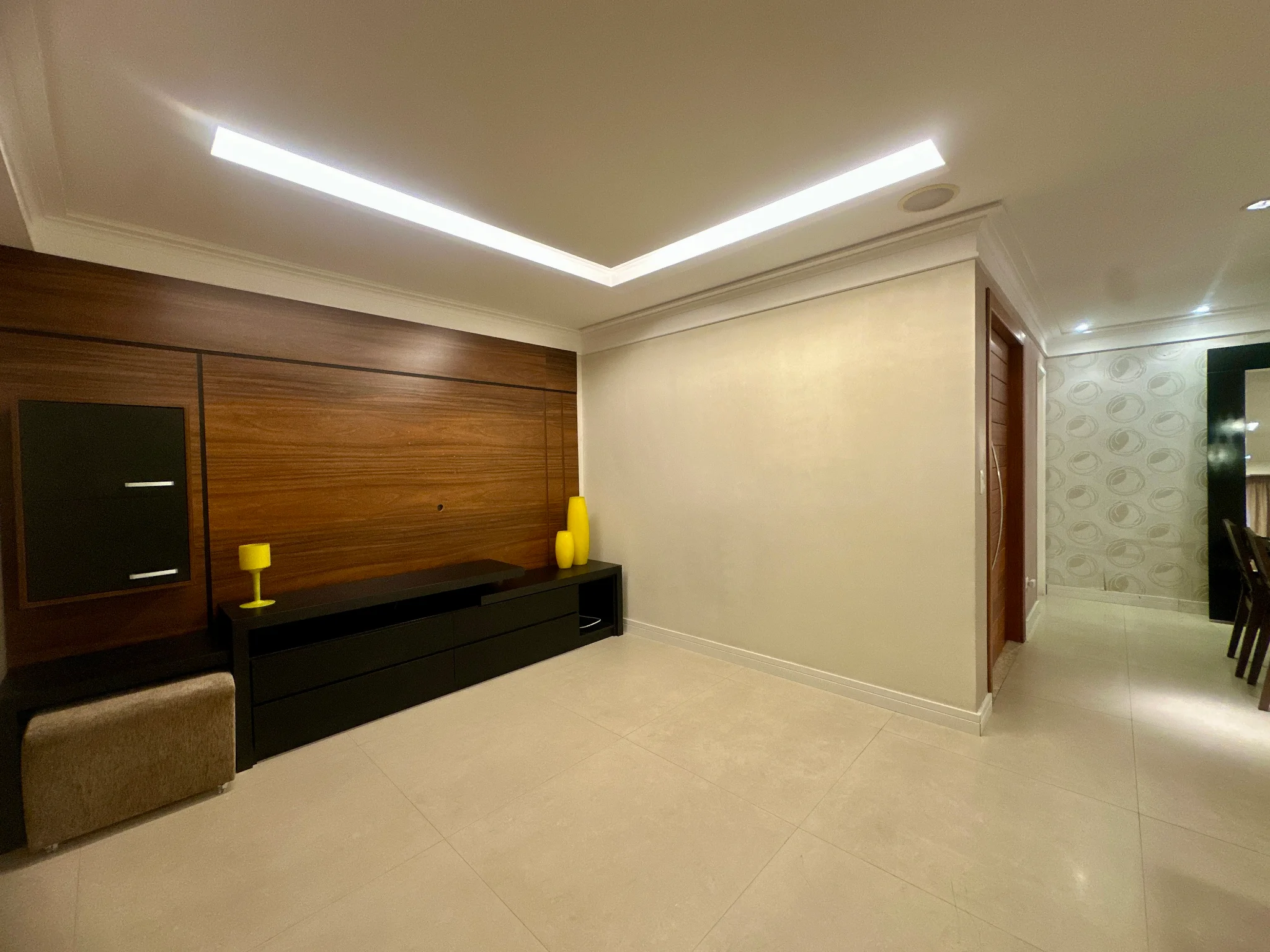 Apartamento mobiliado para venda e locação, 263 m² no Edifício Placere em Taubaté/SP.
